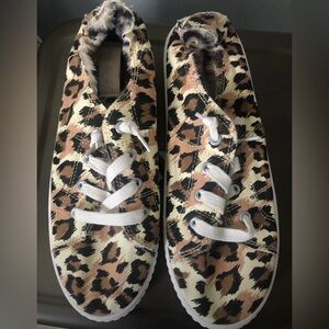 NWOT Madden Girl Leopard Faux Fur Lined Sneakers size 8.5